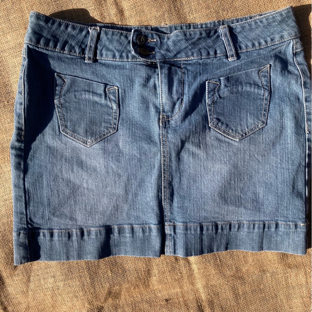 Route 66 Women’s SZ 9/10 GUC mini skirt 4 patch pockets button and zip closure